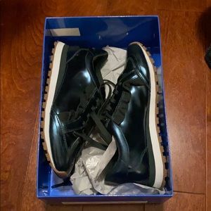 TORY BURCH RUFFLE TRAINER SIZE 6.5